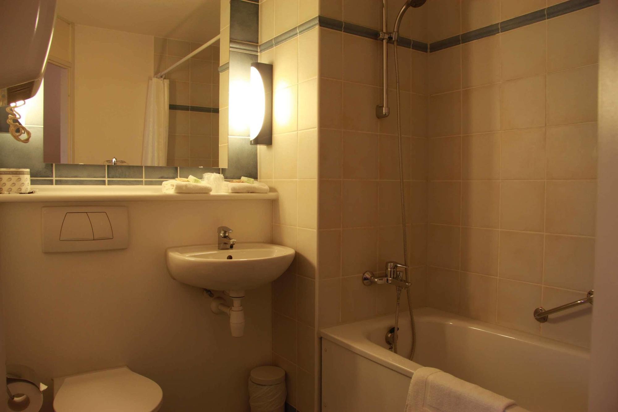 Campanile Hotel & Restaurant ברדה מראה חיצוני תמונה